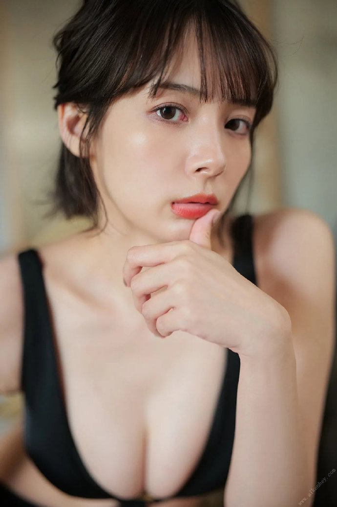 一直游到海水变蓝