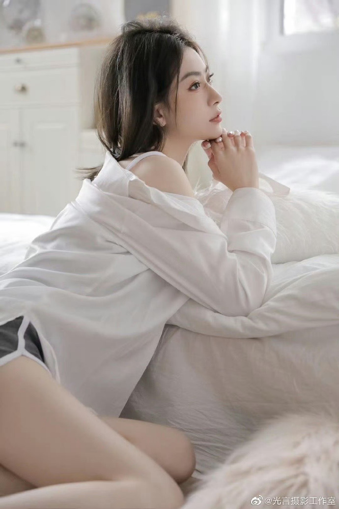 药屋少女的呢喃 封面