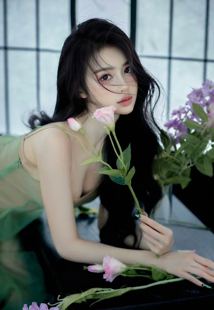 白莲花度假村 剧照