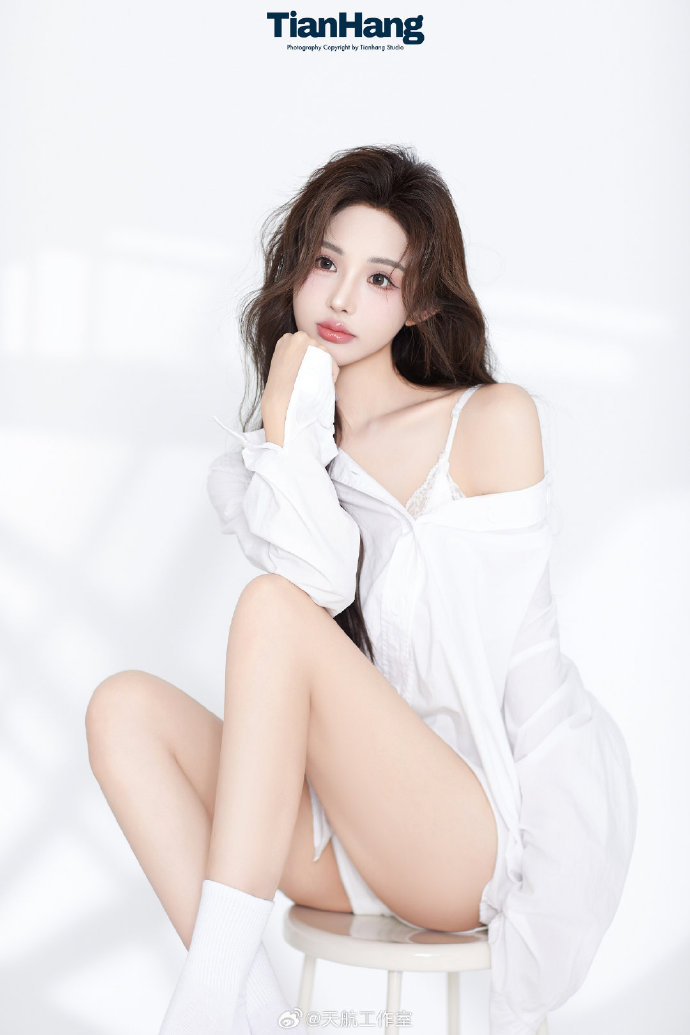 药屋少女的呢喃 封面