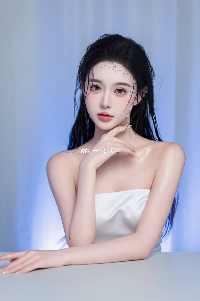 假面女郎 封面