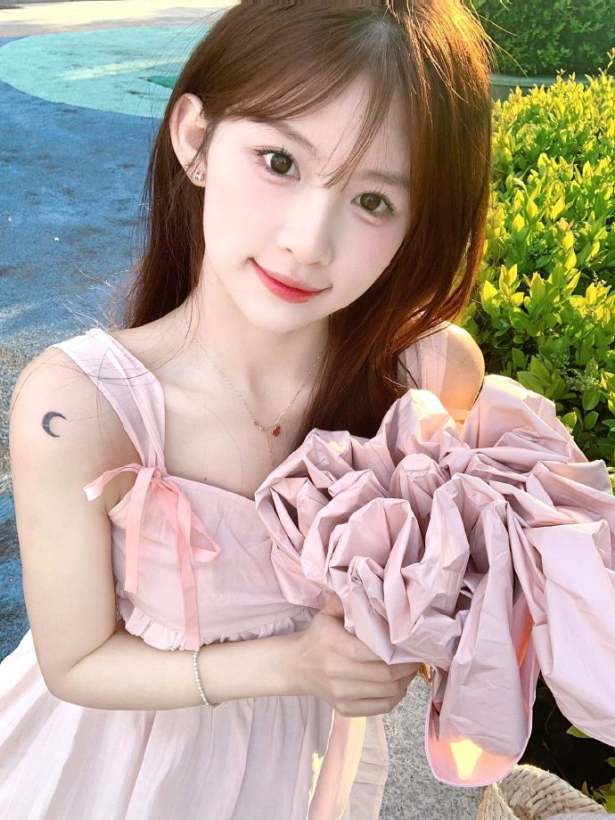 药屋少女的呢喃 封面
