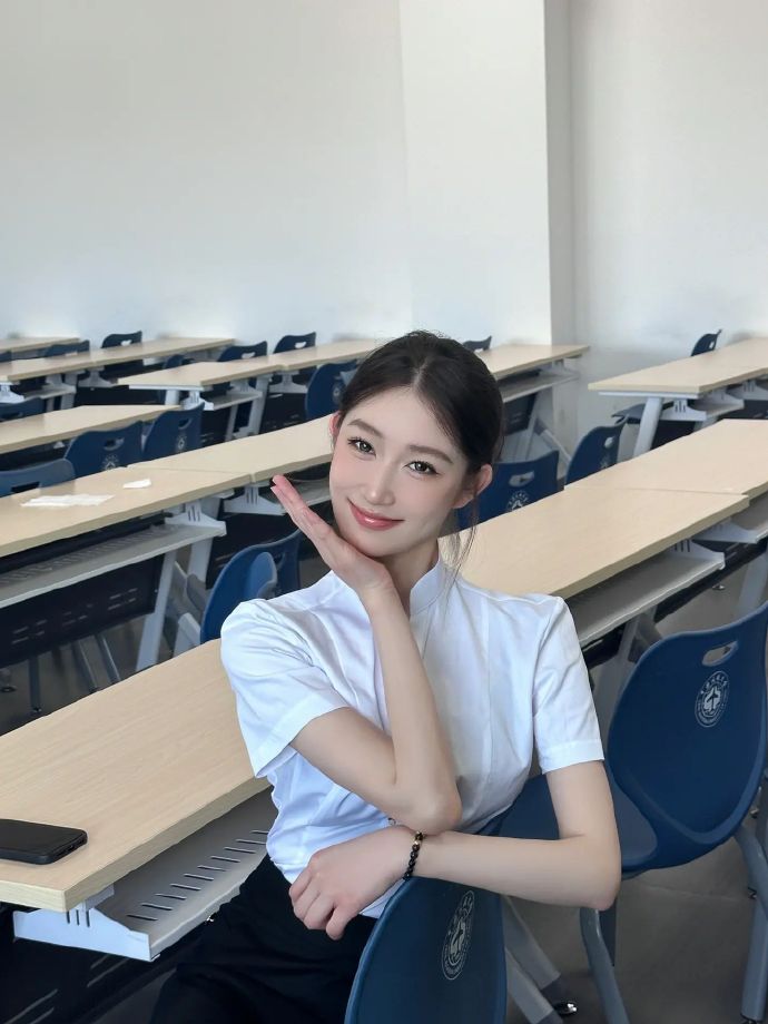 一直游到海水变蓝 封面
