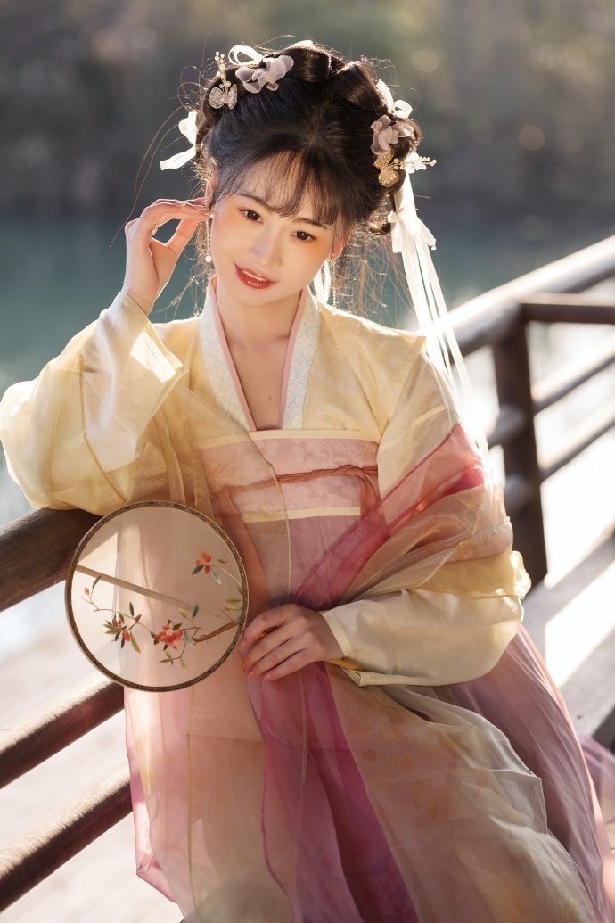 他是谁