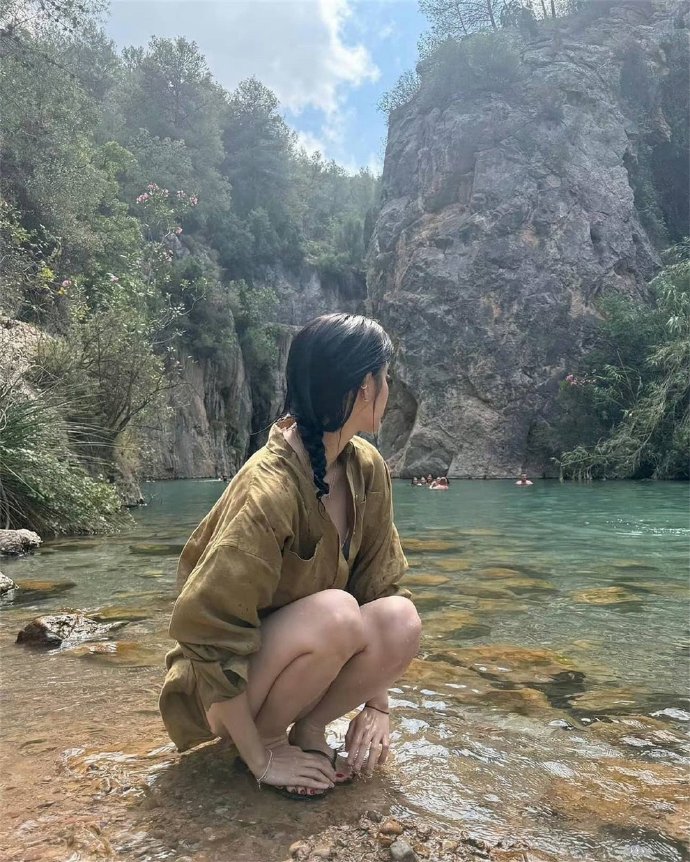 名侦探柯南：黑铁的鱼影 封面