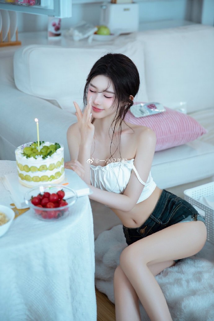 鬓边不是海棠红 封面