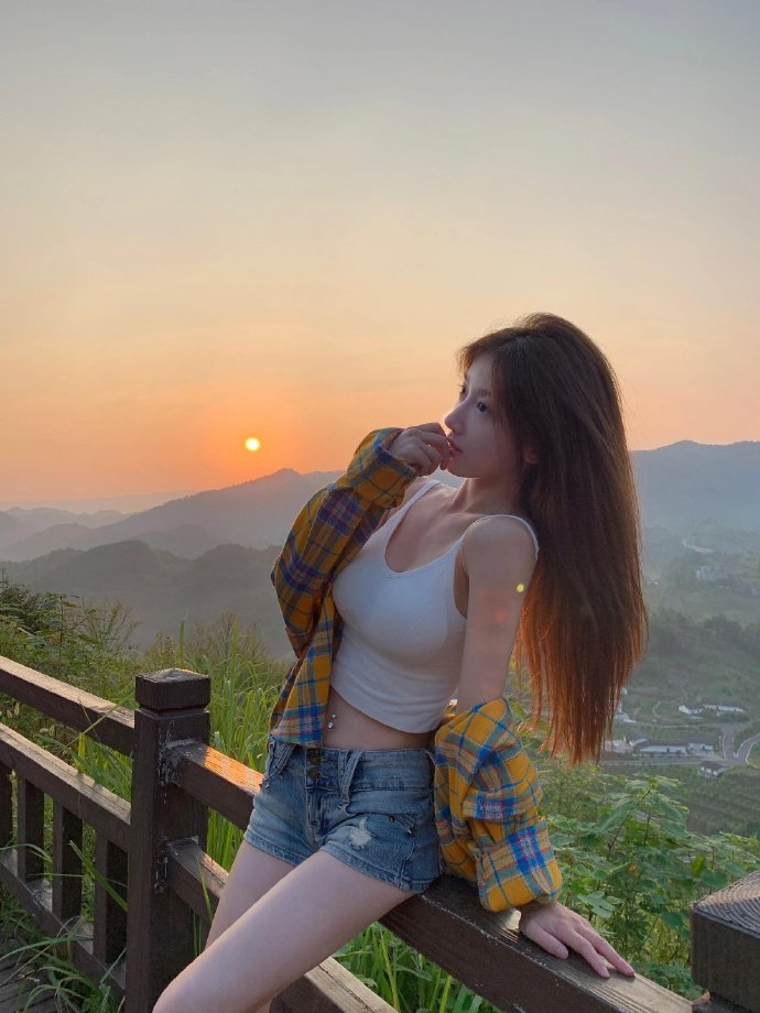 一直游到海水变蓝 剧照