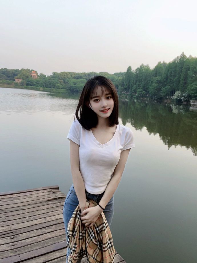 名侦探柯南：黑铁的鱼影 封面