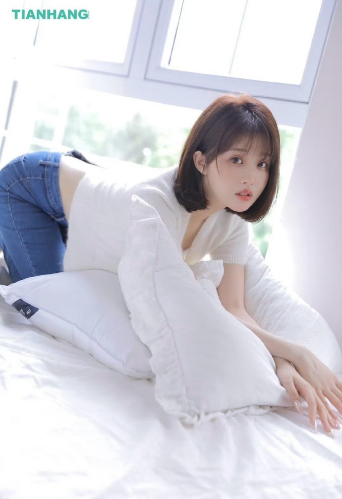 白莲花度假村 封面