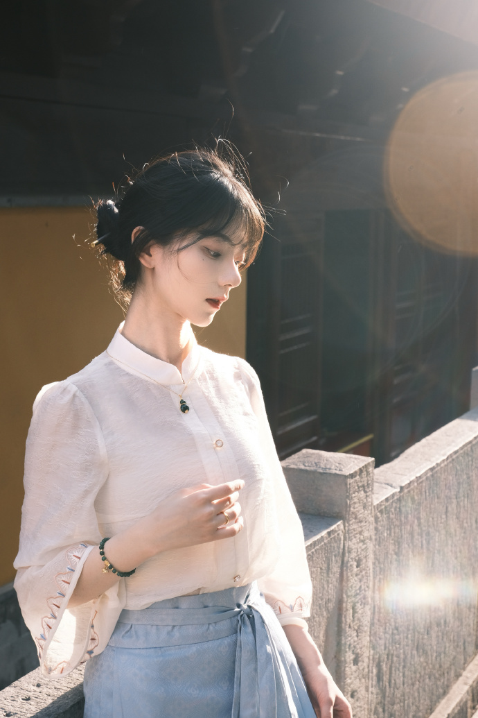 长月烬明