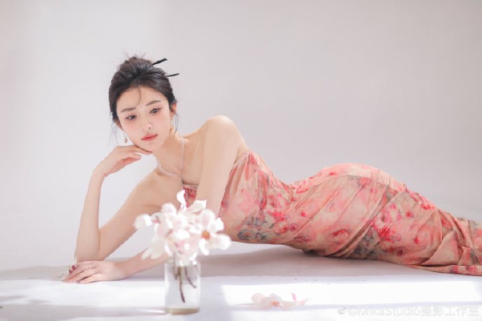 隐入尘烟 封面