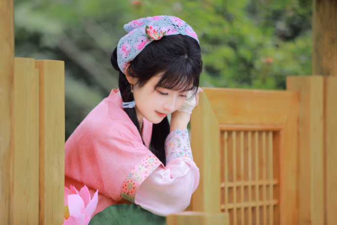 假面女郎 封面