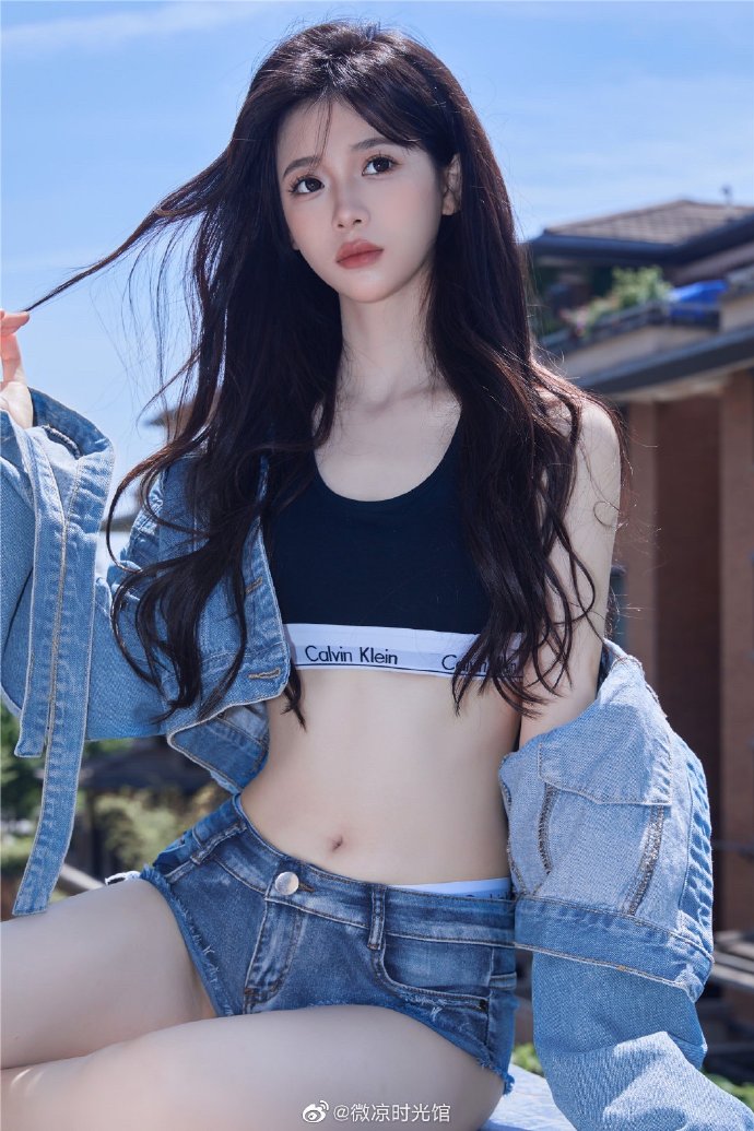 度华年 封面