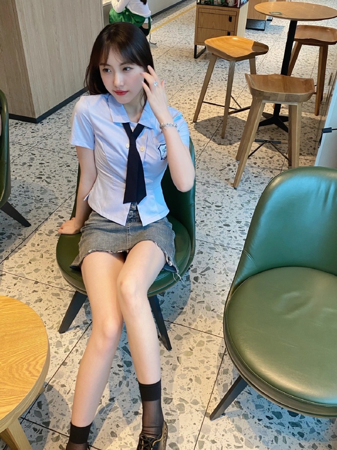 儿戏 封面