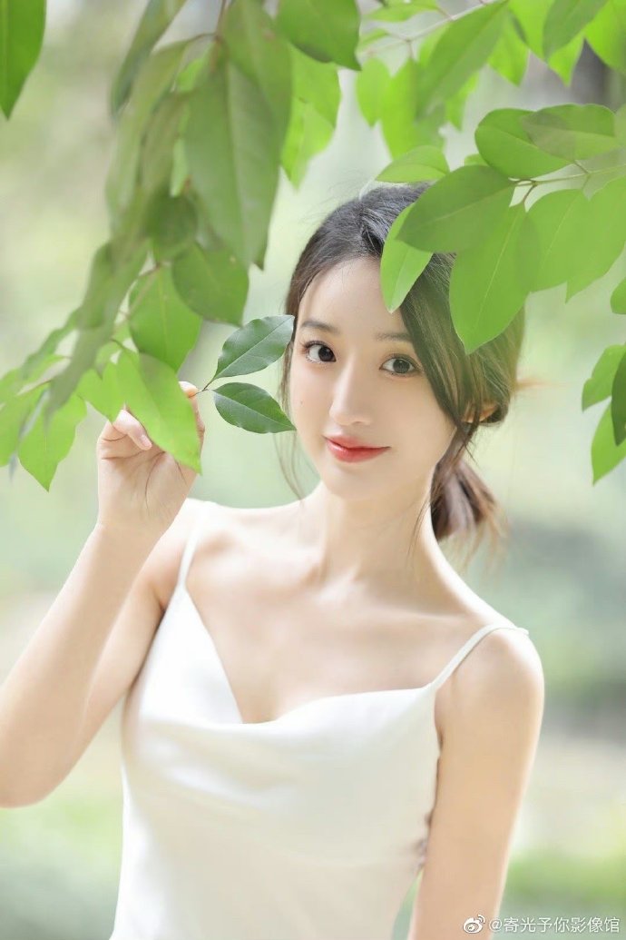 007：无暇赴死 封面