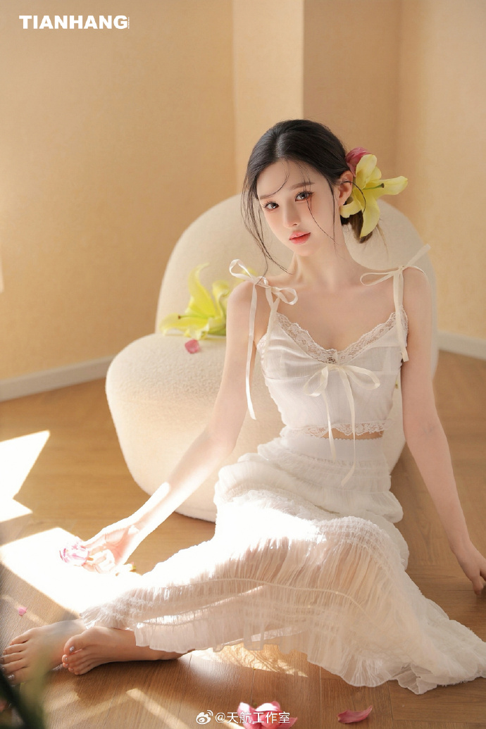 假面女郎 封面