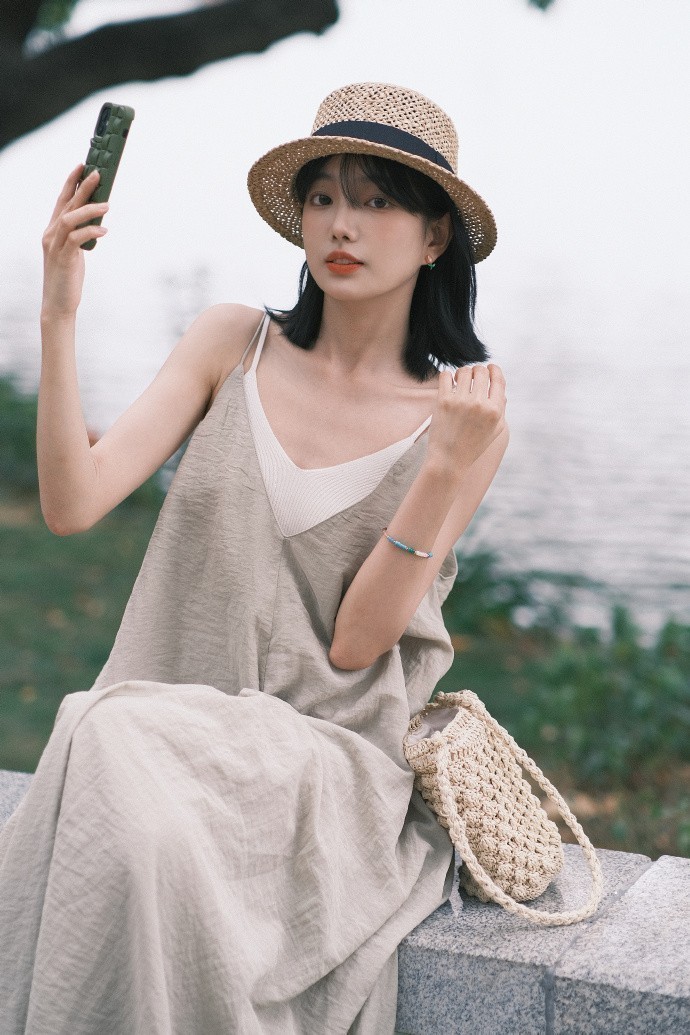 药屋少女的呢喃 封面