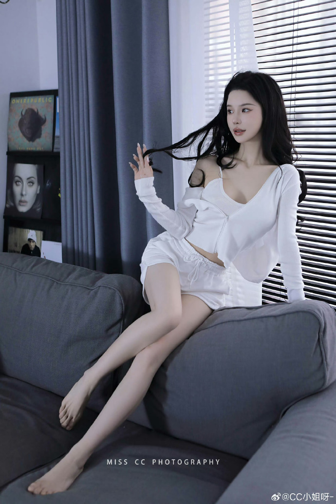 他是谁 剧照