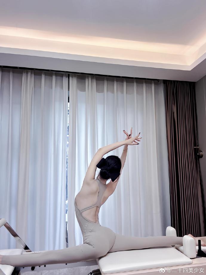 海贼王：红发歌姬 封面
