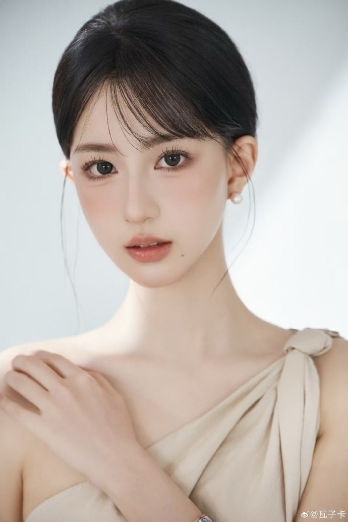 药屋少女的呢喃