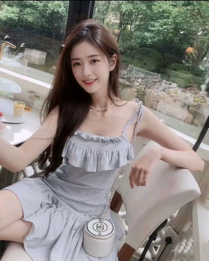 药屋少女的呢喃 封面
