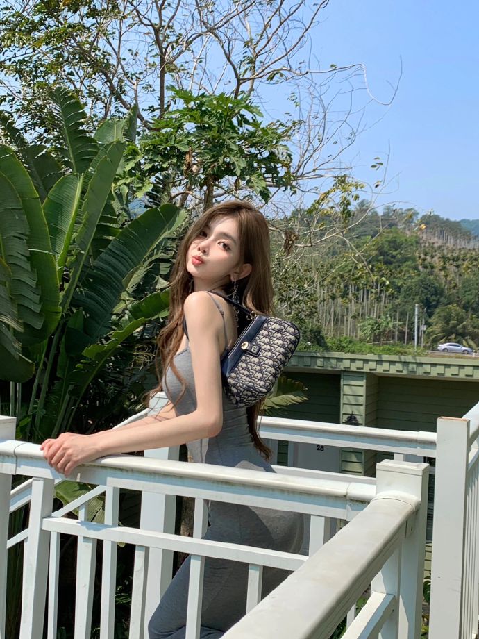 东京大饭店 封面